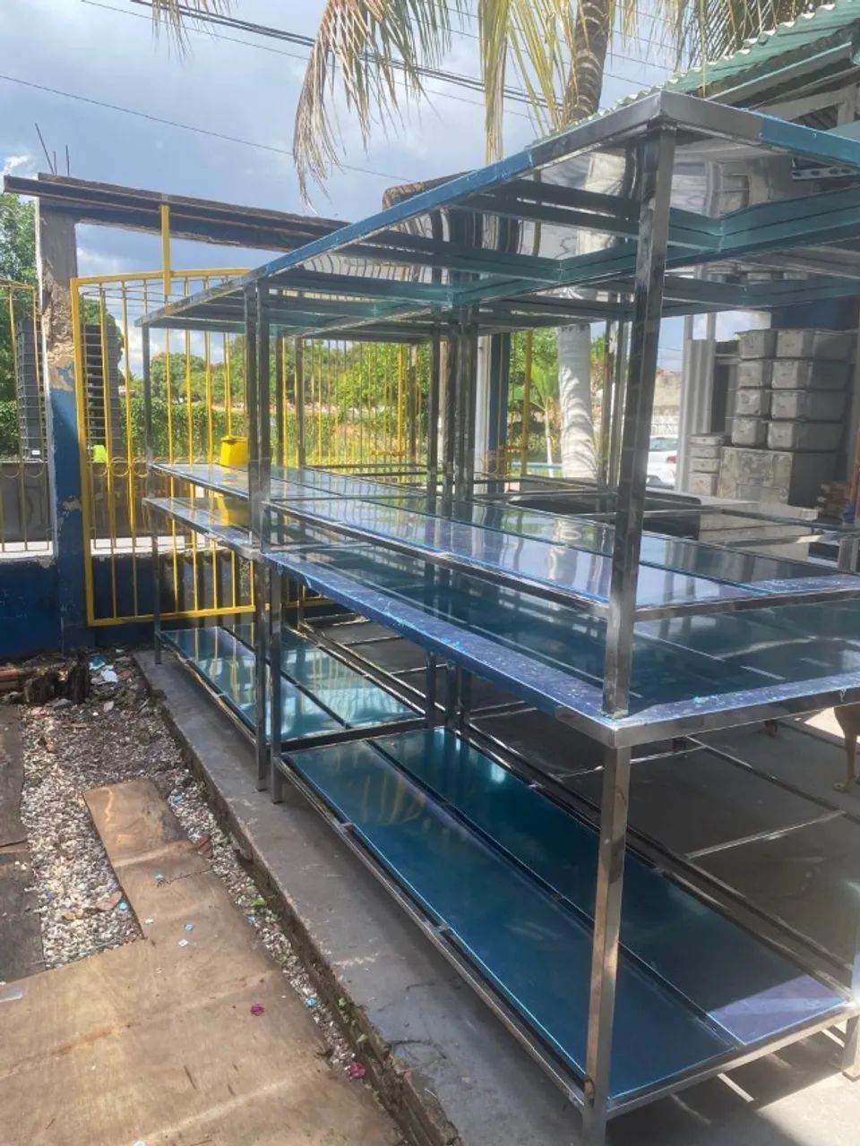 mesa INOX com paneleiro   