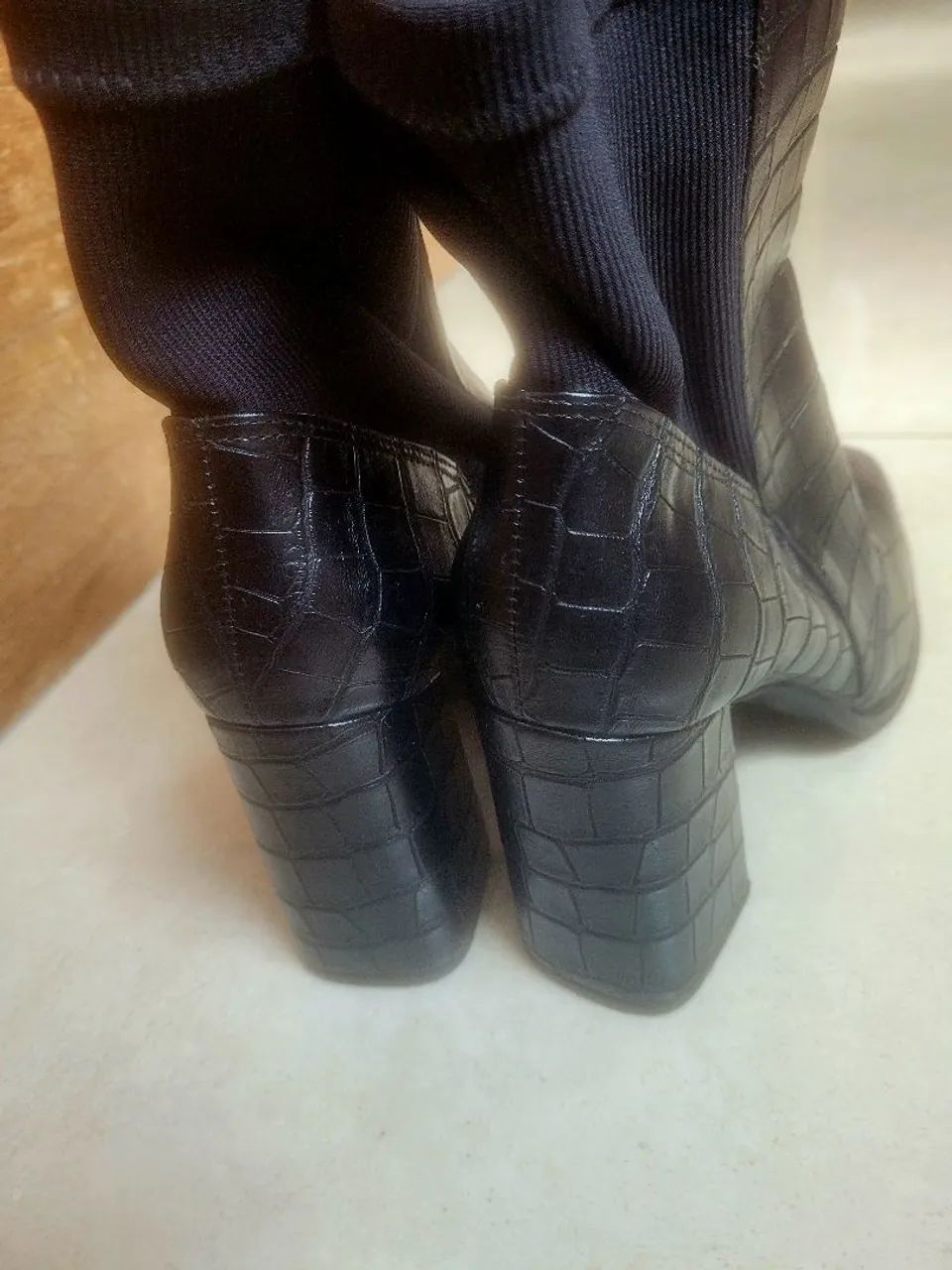 Bota cano curto preta. - Foto 4