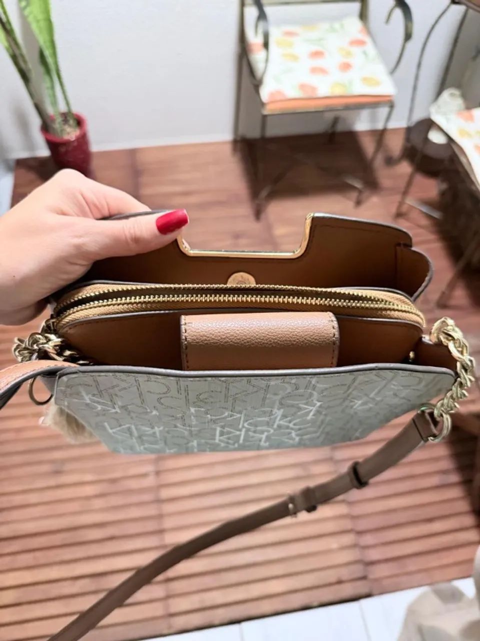 Bolsa Calvin Klein Semi Nova Original EUA - Foto 4