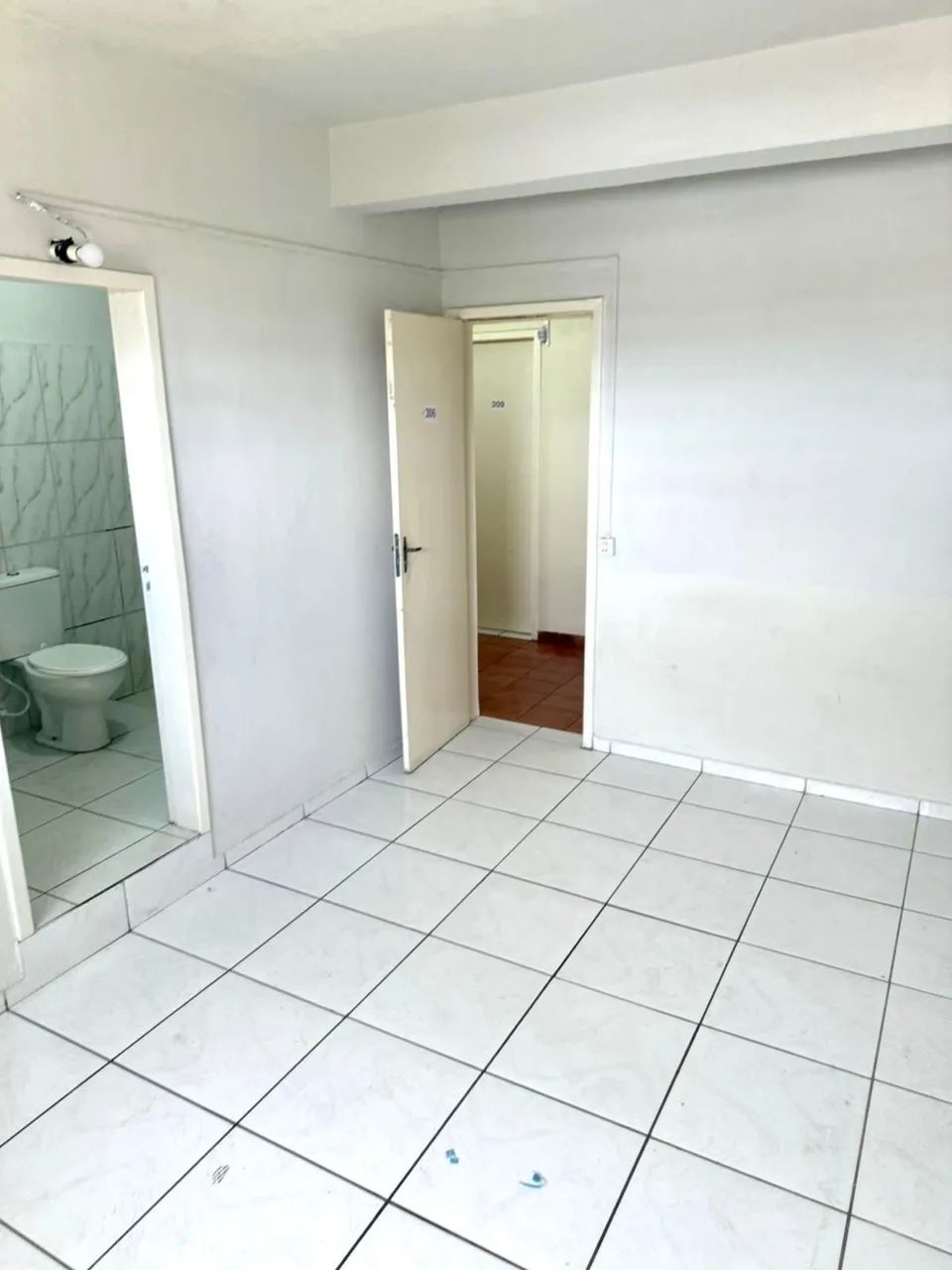 Alugo quartos no centro de Arapiraca (450,00)