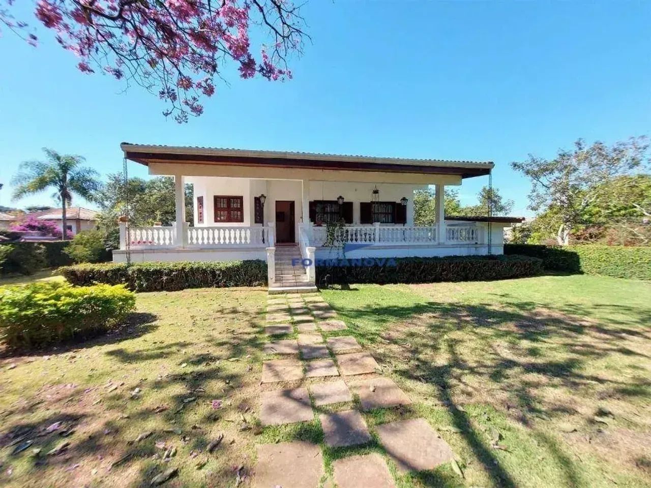 Casa à venda com 2 quartos na Granja Viana - Cotia/SP