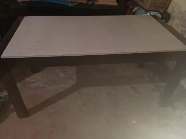Mesa de sala quatro cadeiras