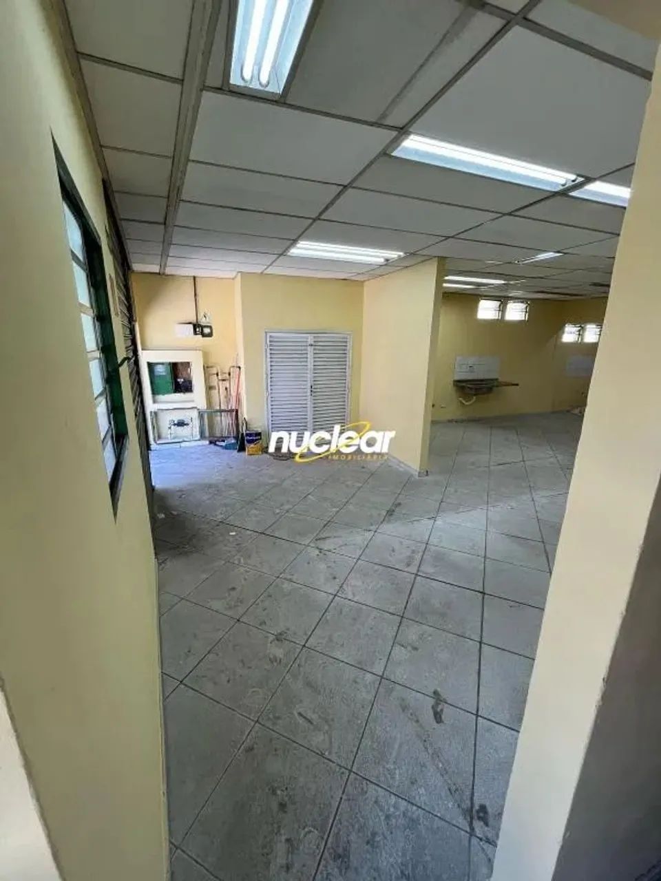 Prédio comercial com 10 salas e 7 banheiros - Foto 2