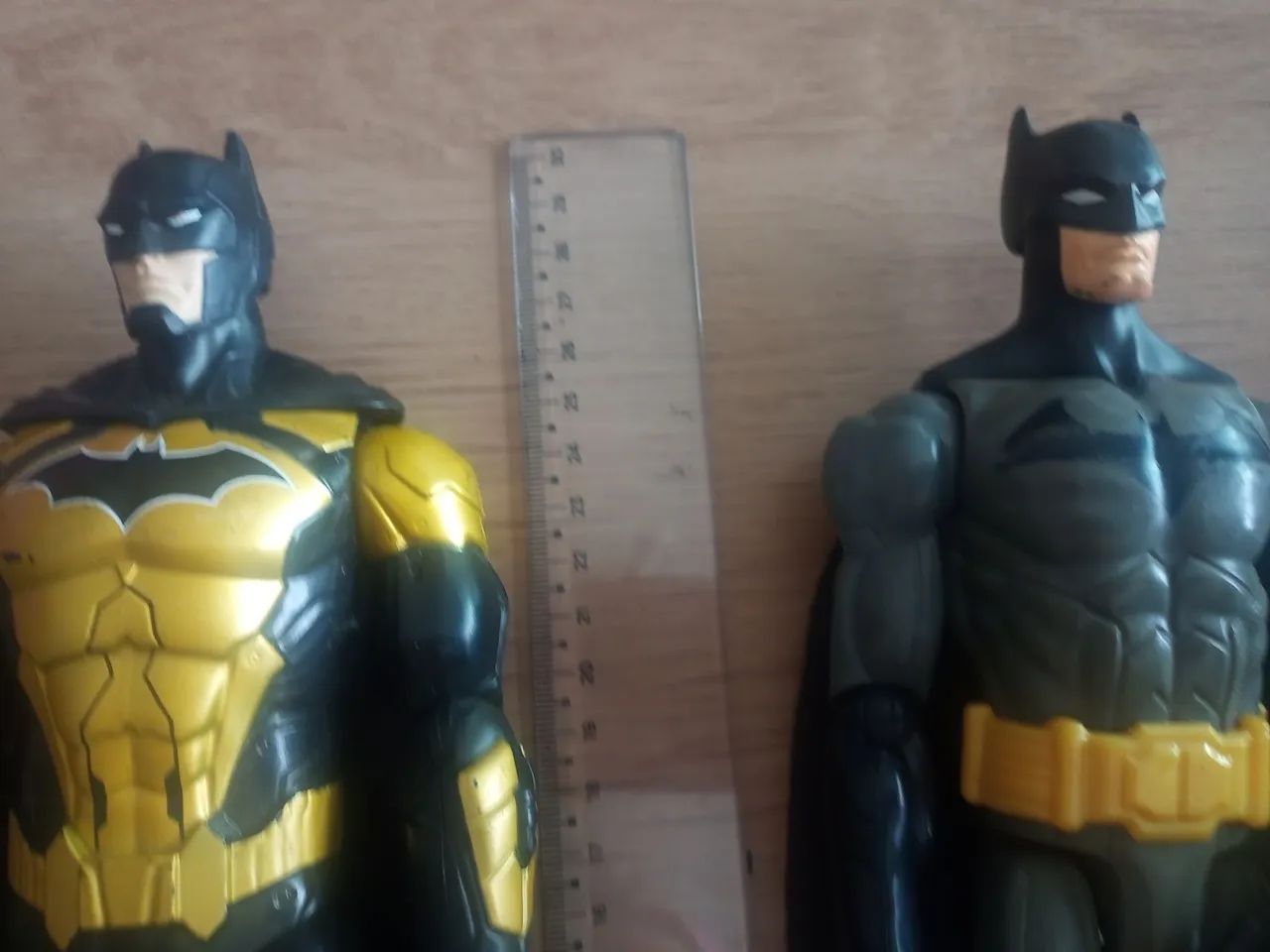 Batman Attack Tech (versões dourada e preta) e Batman (DC Comics) - Foto 2