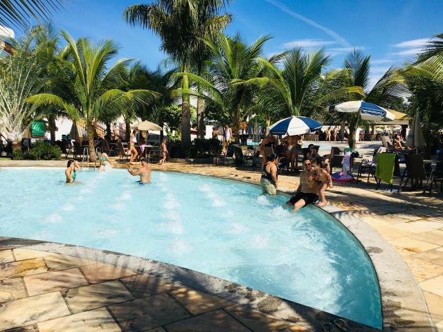 Apartamento com parque aquático com 12 piscinas. - Foto 7