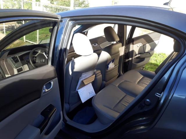 Honda Civic 2012/13 Automático - Manutenção impecável!! pneus novos - Foto 10