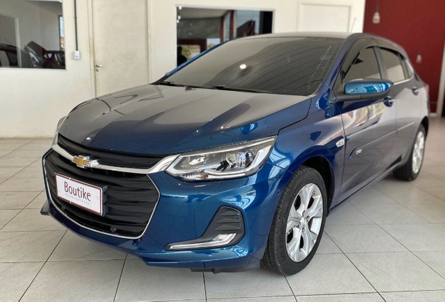 Onix Premier automático com 1000km. Financiamos em até 60 meses