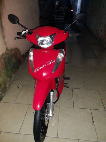 VENDO MOTO BIZ 125EX. ANO 2015 .13MIL KM SEM PRESSA DE VENDER . VALOR 9.700
