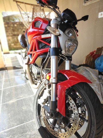 DUCATI MONSTER 796
