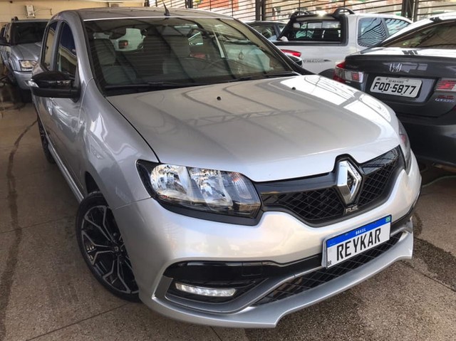 RENAULT SANDERO RACING SPIRIT