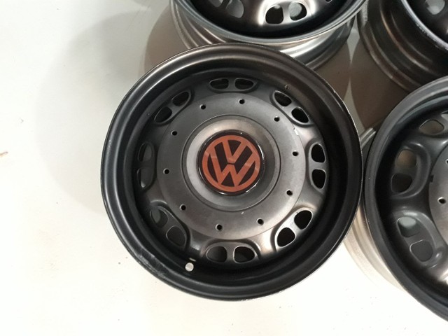 Jogo de rodas 13 originais VW 4X100 com calotas Amarok e valvulas de ar novas - Foto 5
