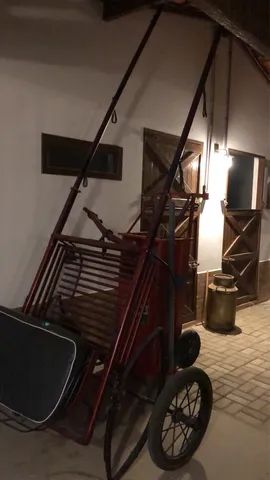Charrete com rádio e caixas de som