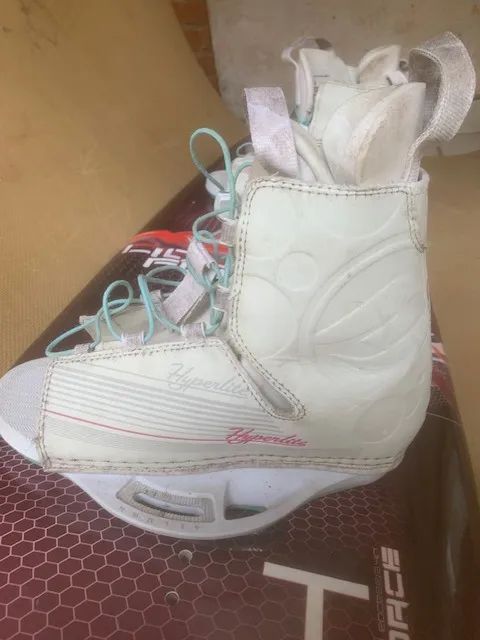 prancha liquid force 134 + botas hyperlite  - Foto 6