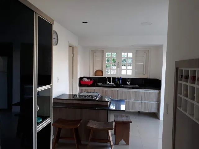 Alugo casa mobiliada com 4 suites, deck com piscina na praia do Porto das Dunas - Foto 5