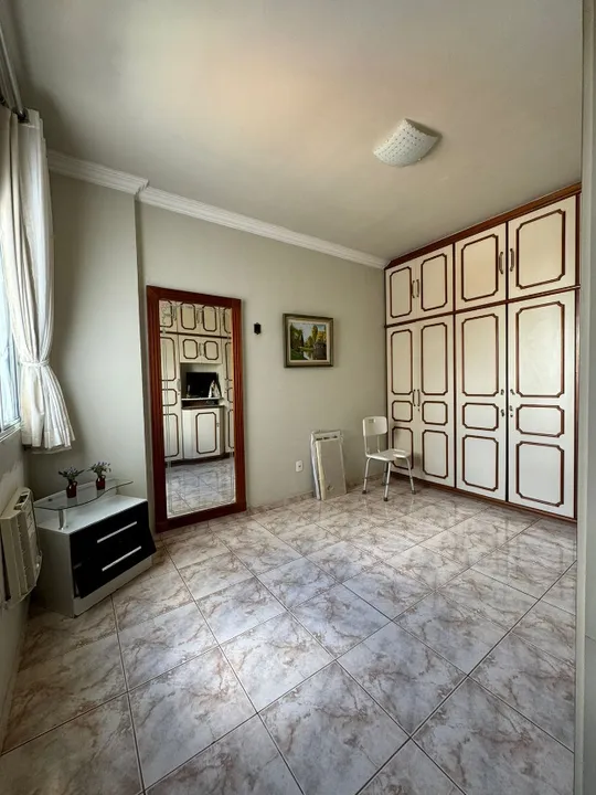 Apto, 135m², 3 suítes, sacadano Ed. MontBlanc.