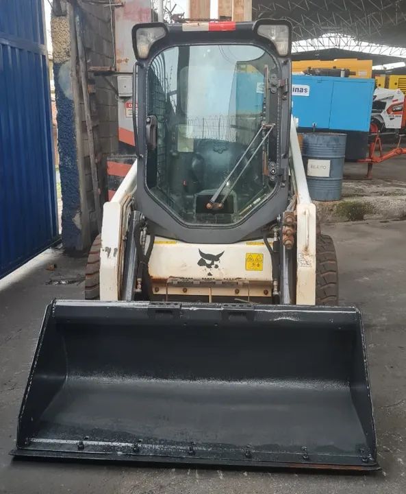 Minicarregadeira Bobcat S450 Ano 2023 Com 1255hs C Ar Cond. - Foto 2