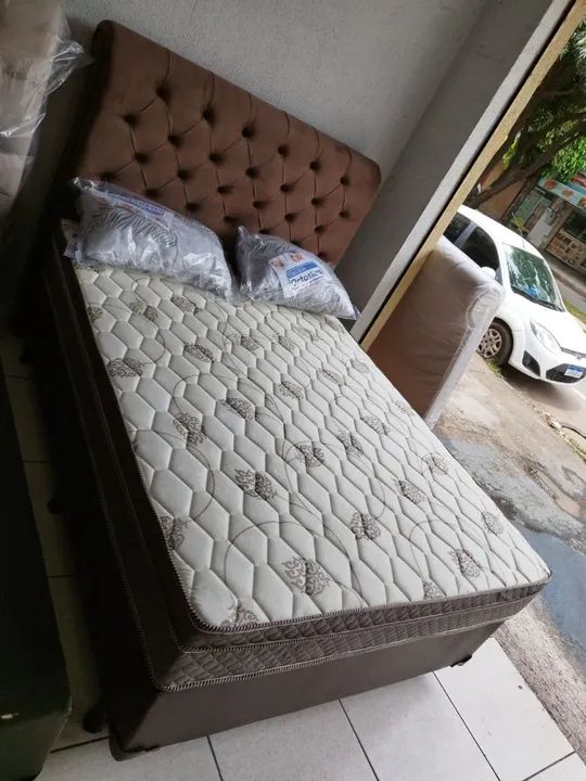 Cama casal com cabeceira 