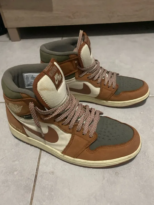 Tenis Air Jordan Gore Tex Bege e Verde - Original - Tamanho 41