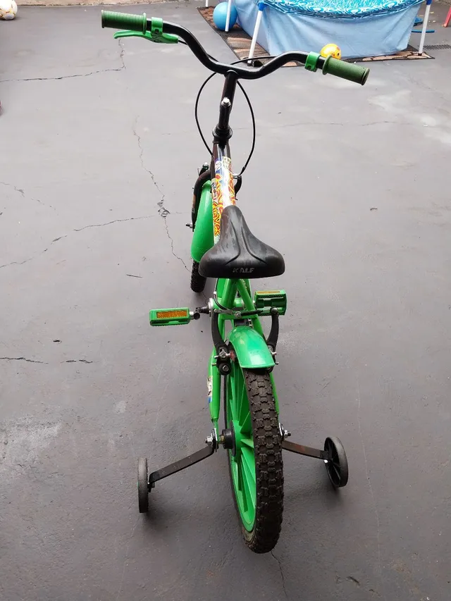 Bicicleta infantil 14 Niña con cesta y bocina em segunda mão durante 55  EUR em Azuqueca de Henares na WALLAPOP