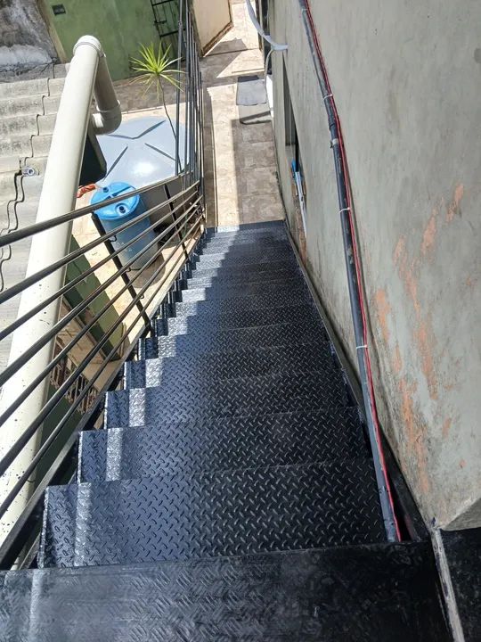 Serralheiro faço de acordo com sua metragem venha fazer seu orçamento  sem compromisso  - Foto 2
