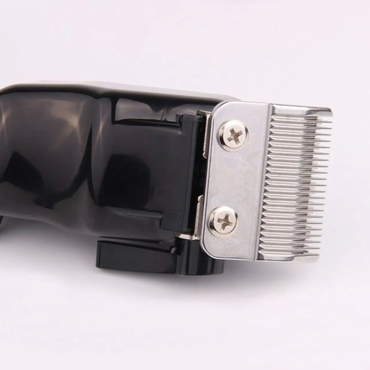 Máquina de Cortar Cabelo Profissional Vgr versão black/Display em led/ lâmina aço carbono - Foto 3