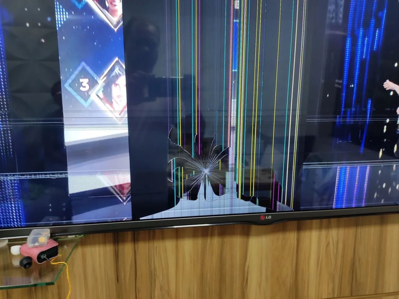 TV LG 49" - tela quebrada - Foto 3