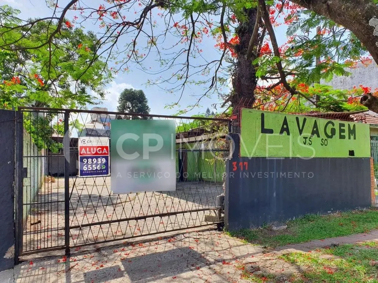 Terreno em Porto Alegre, no bairro São João, para locação.
