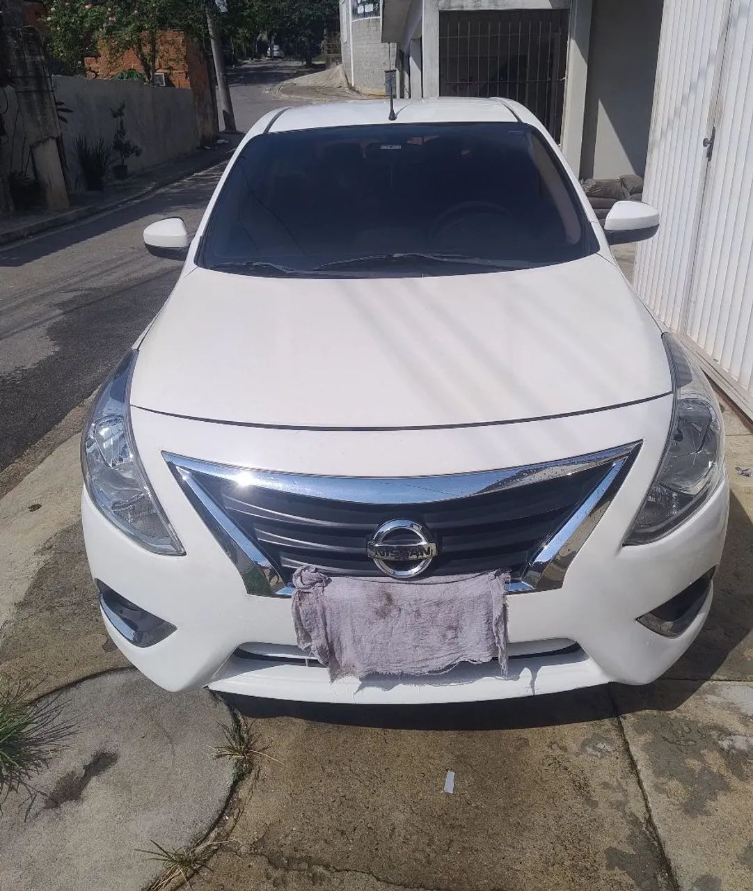 Nissan versa  - Foto 2