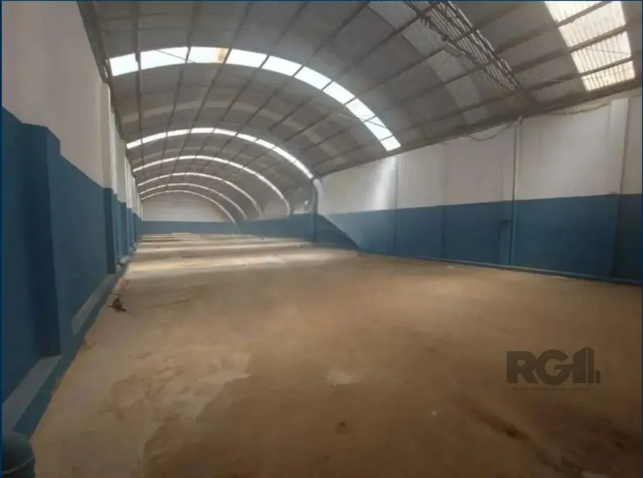 Galpão/Depósito/Armazém para Aluguel no Bairro Floresta com 1664 m² de Área Útil