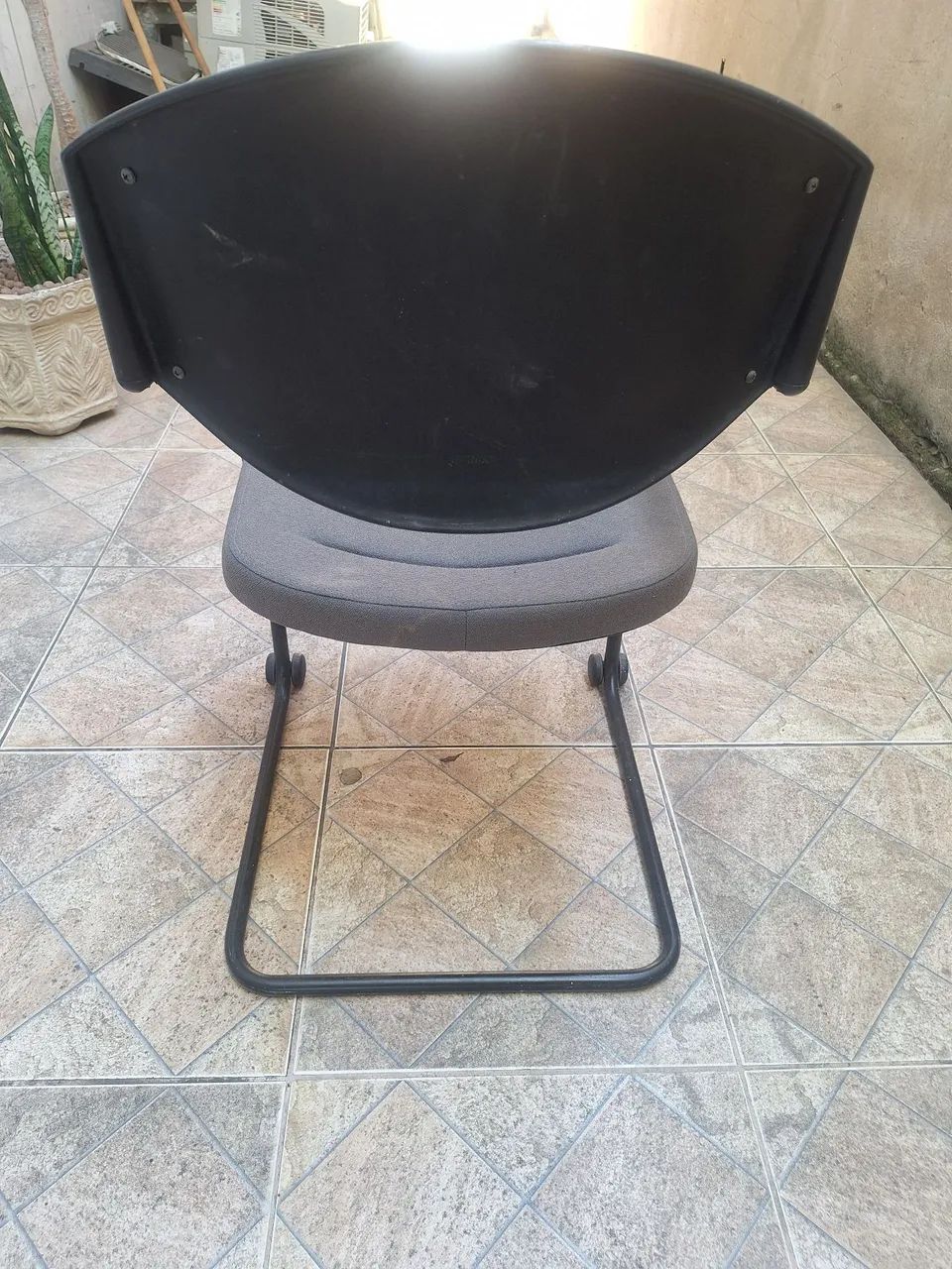 Cadeira para escritório lavável em tecido resistente - Foto 2