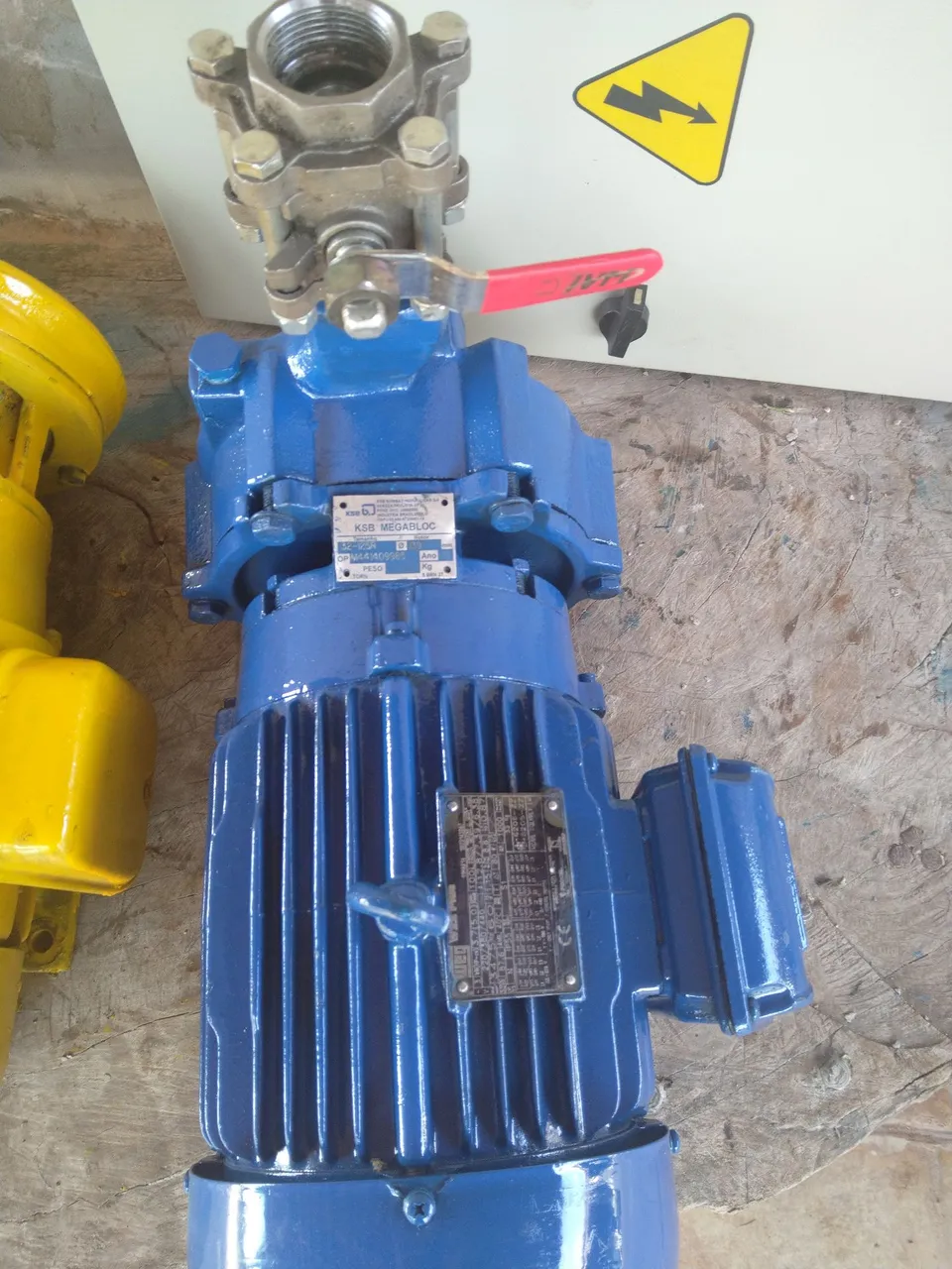 Bomba trifásica 5cv Ksb 220/380v completa