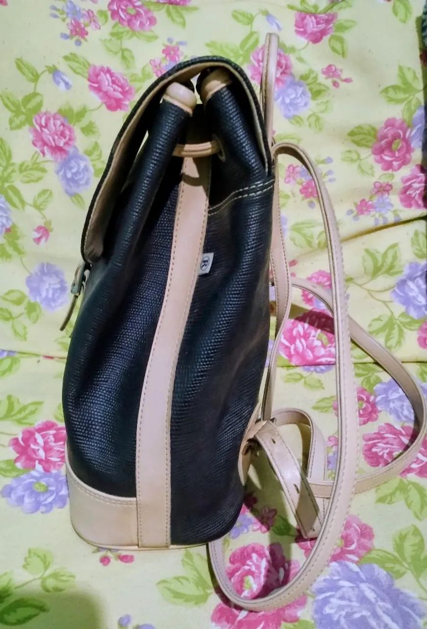 Bolsa feminina Raffythy couro em bom estado  - Foto 3