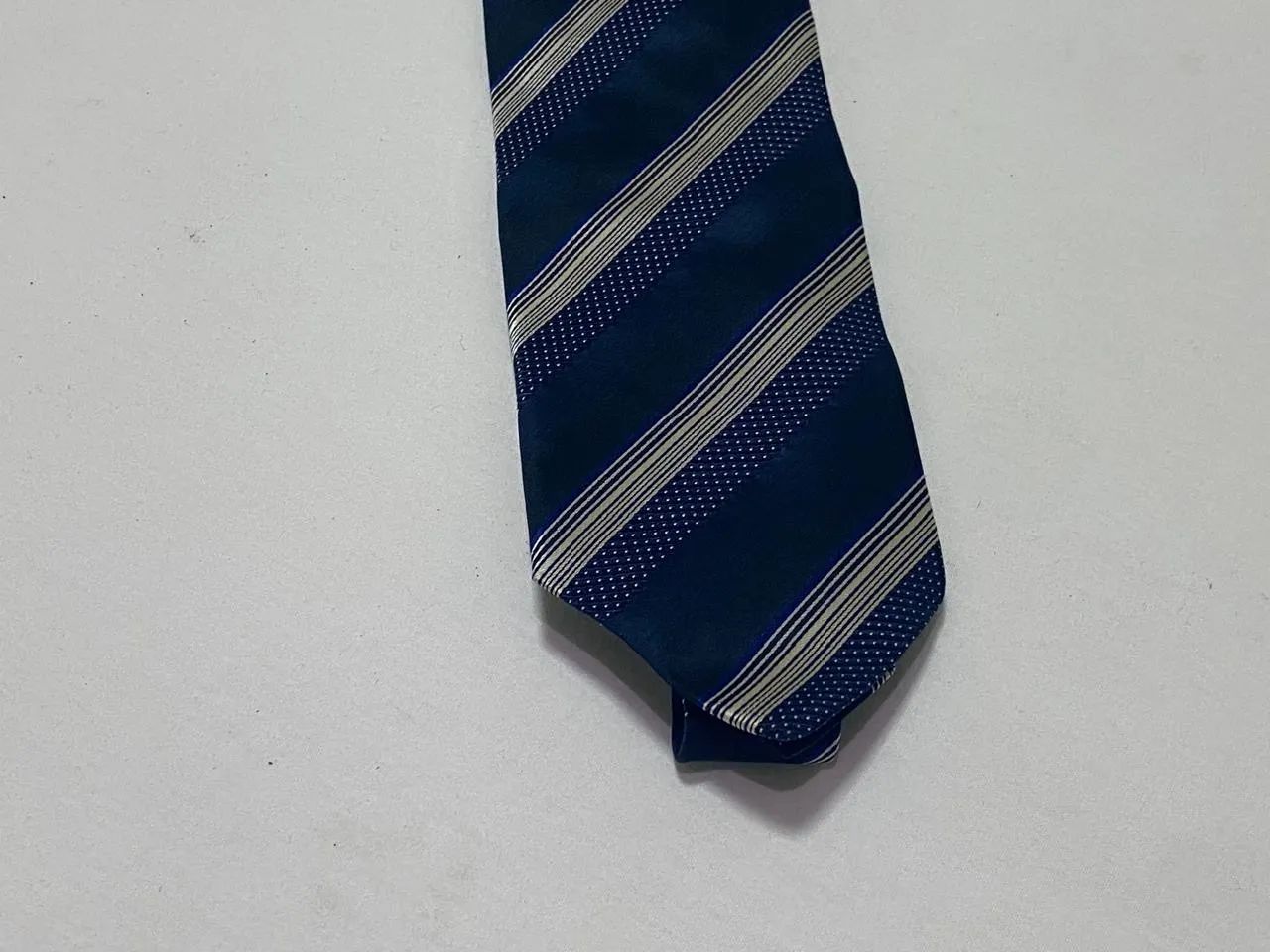 Gravata Hugo Boss Listrada Original Ótimo Estado - Foto 3