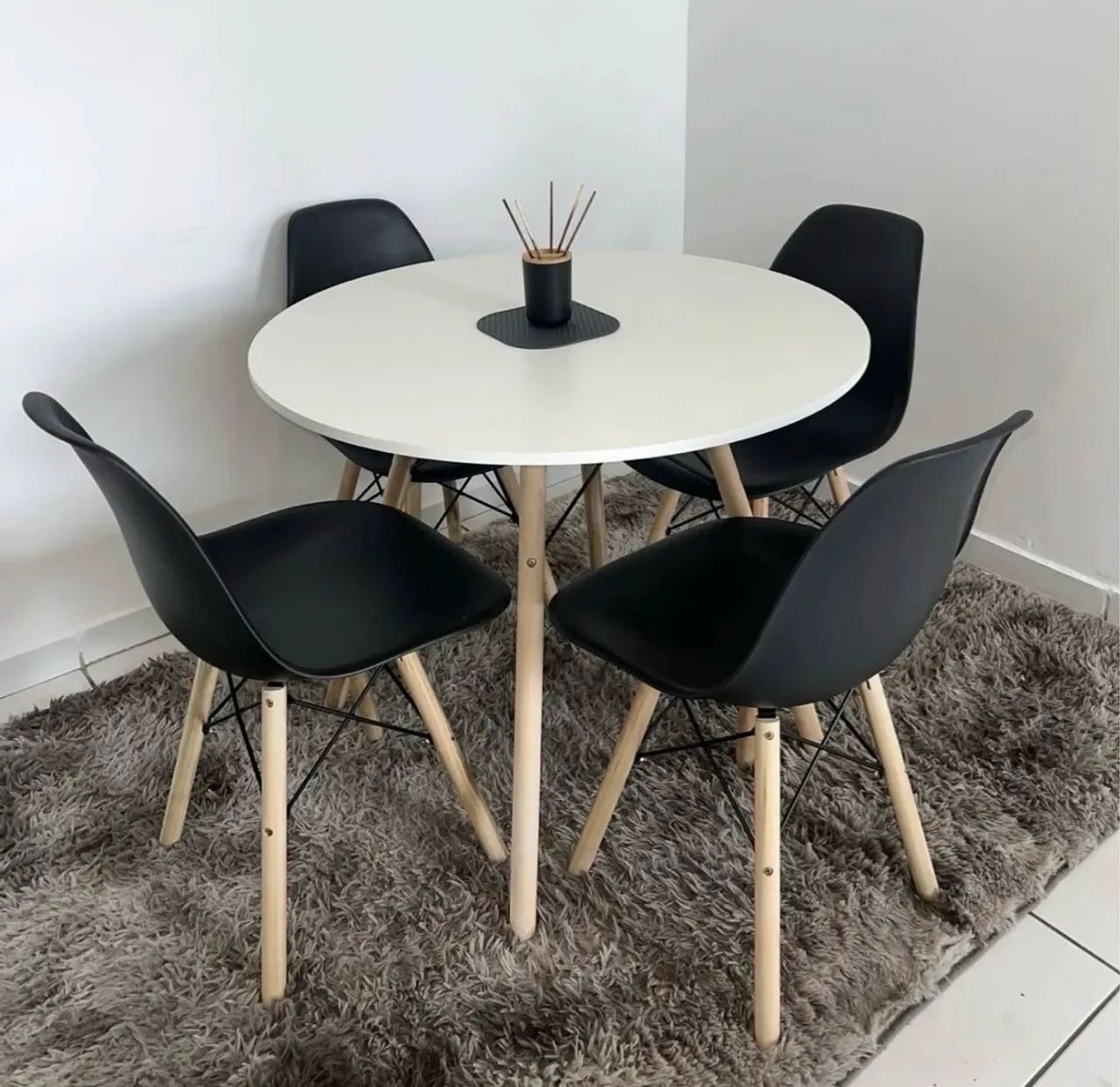 Conjunto Mesa com 4 cadeiras, Entrega e monta no mesmo dia! - Foto 2