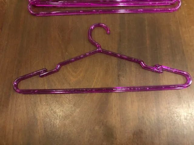 Cabides Plástico Reforçado De Primeiríssima Qualidade Lorran Kit Com 20 Unidades - Foto 2