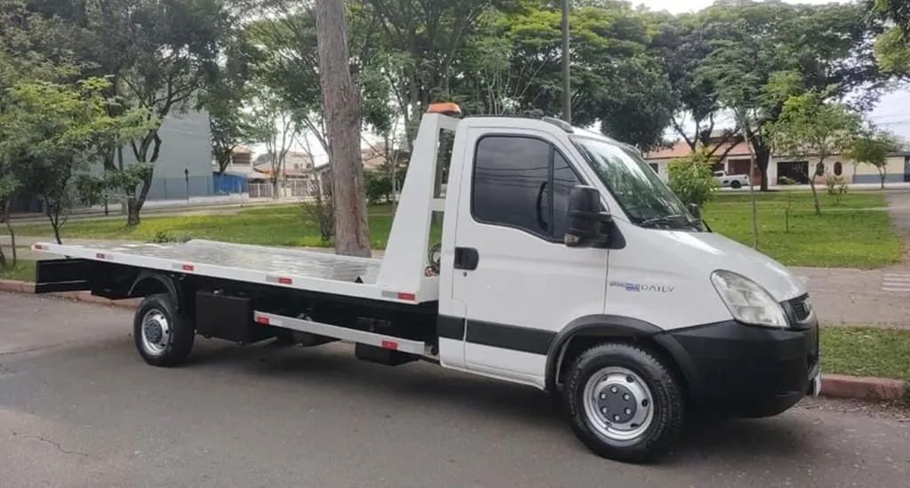 IVECO PLATAFORMA GUINCHO 