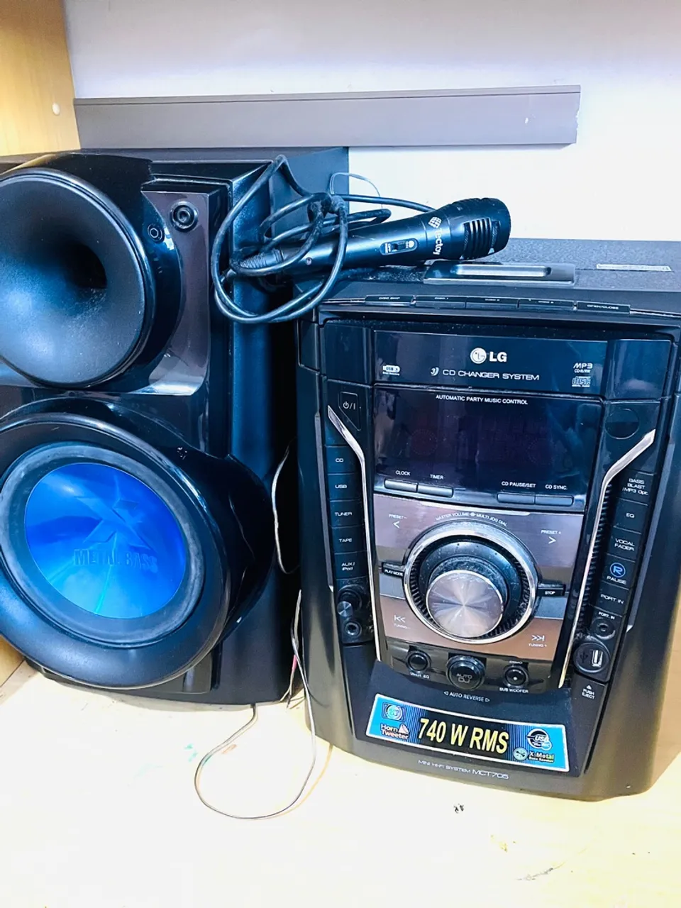System LG com 740W e Microfone