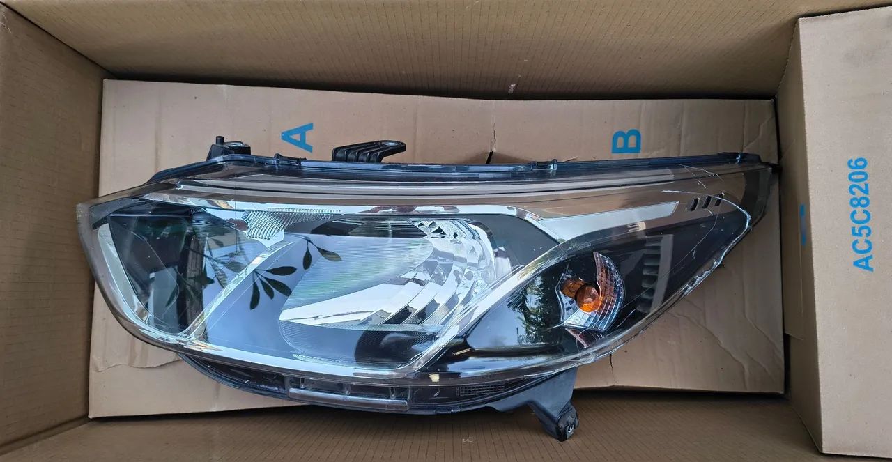 Farol Dianteiro Original Gm Esquerdo Cobalt 2016 a 2018 