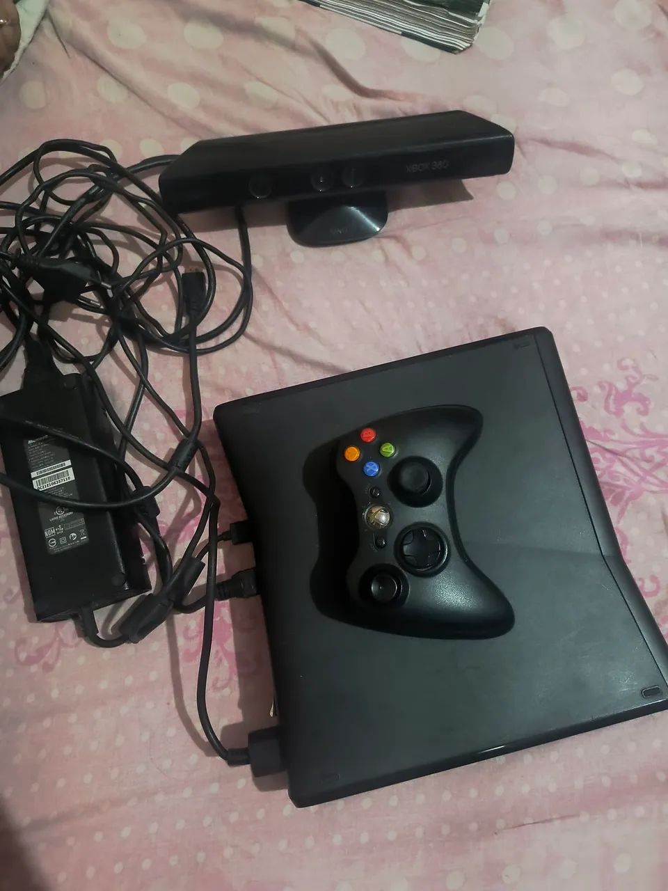 Xbox 360 com controle e sensor kinect