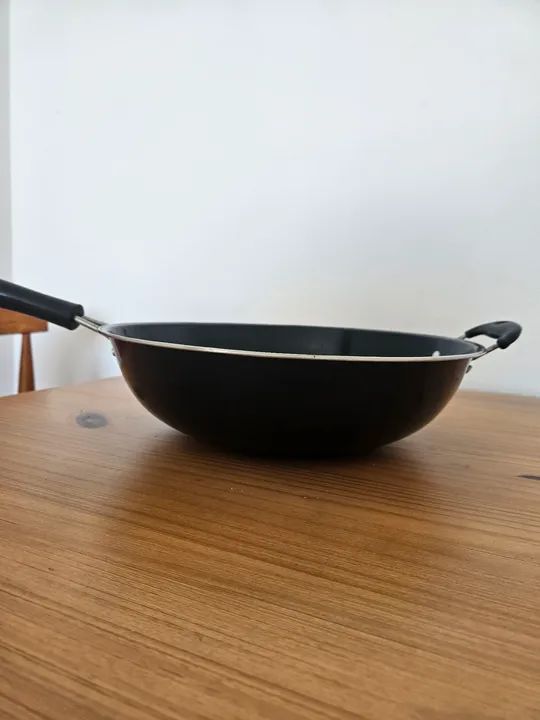 Panela Wok Antiaderente para Cozinhar