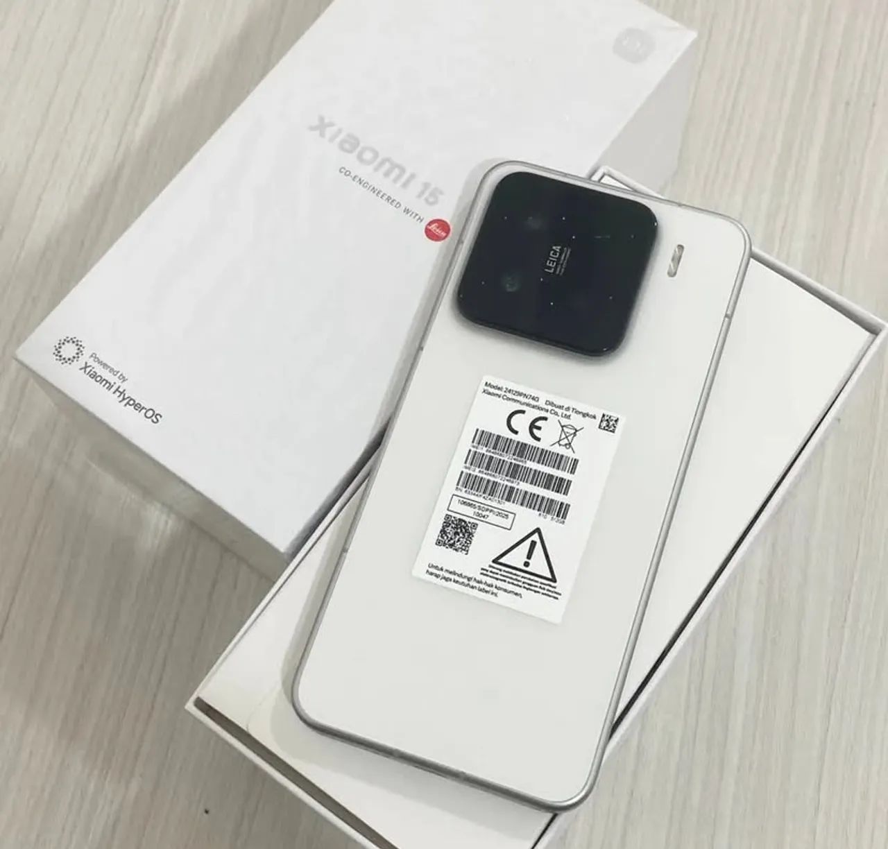 Xiaomi 15 512GB 12GB RAM Smartphone Premium com Snapdragon 8 e