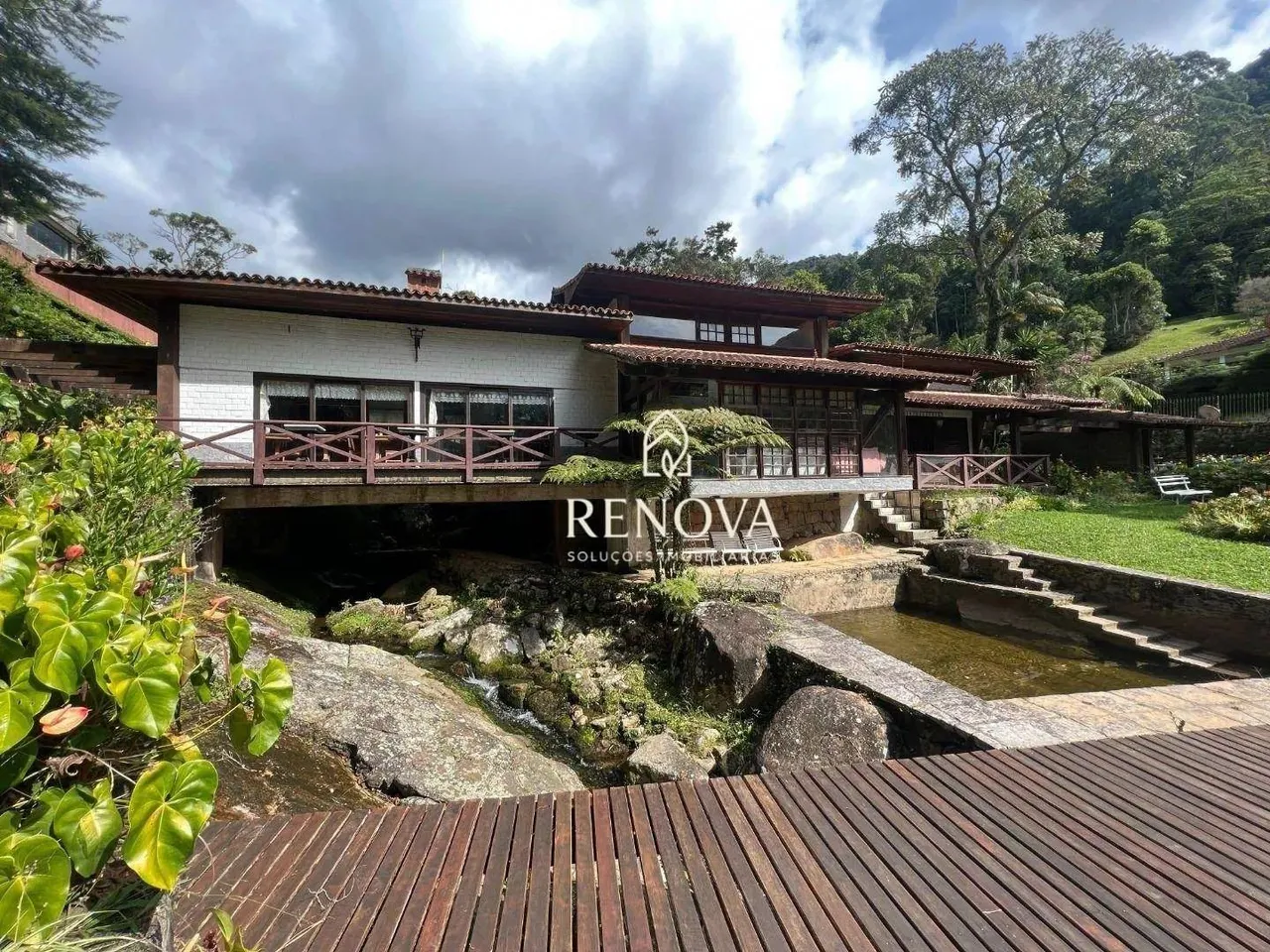 Casa com TRÊS Quartos à venda, 300 m² por R$ 1.500.000 - Parque do Ingá - Teresópolis/RJ