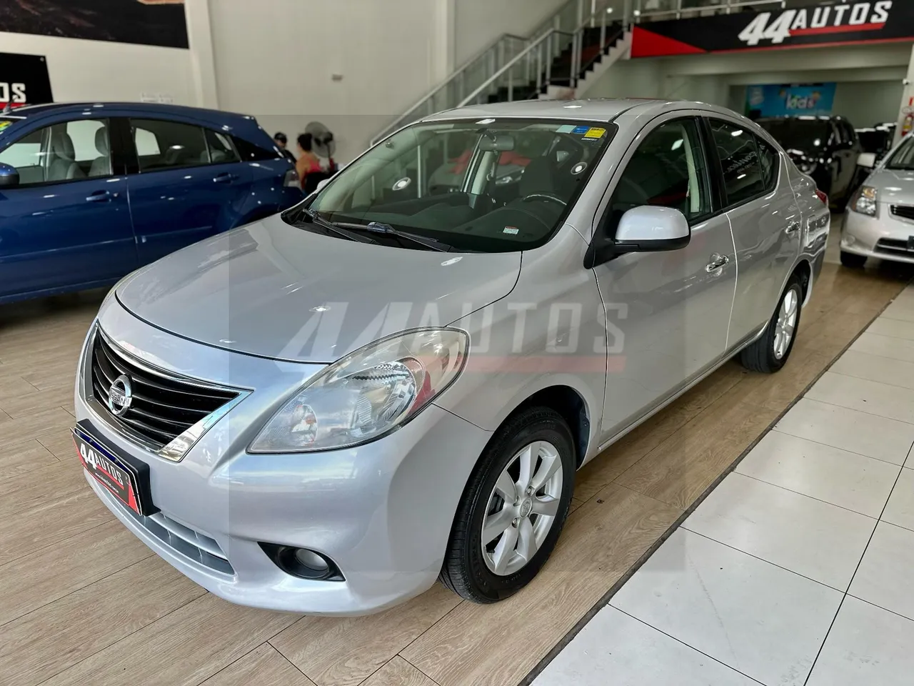 Versa Sl NISSAN VERSA SL 1.6 16V FLEX FUEL 4P MEC. Usados e Novos - Maringá, PR
