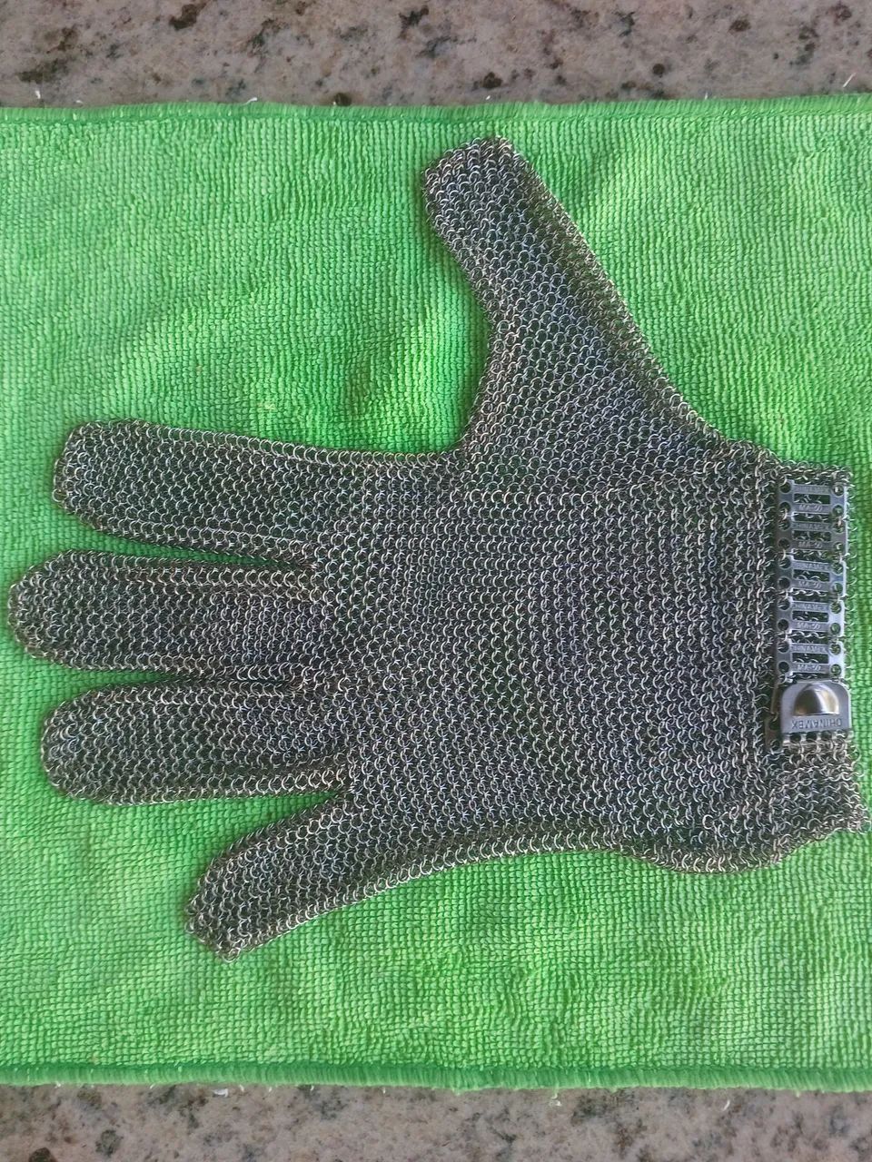 Luva Malha De Aço Inox Açougueiro Anti-corte Segurança Carne Açougue Com Ajustador - Foto 4