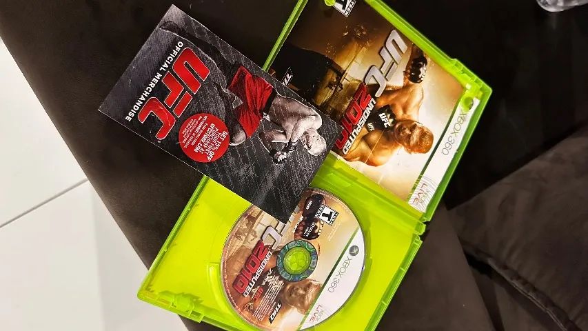 UFC 2010 - Xbox 360  - Foto 3