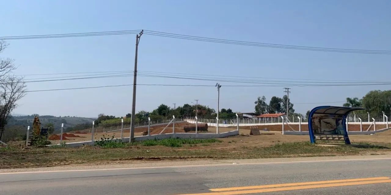 Terreno frente para a Rodovia 