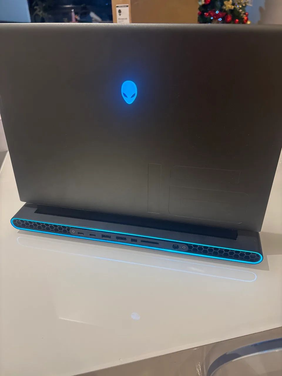 Alienware M16 R1 - 16GB RAM, i7-13700, RTX 4070 8GB, 1TB SSD, 16? - Foto 3
