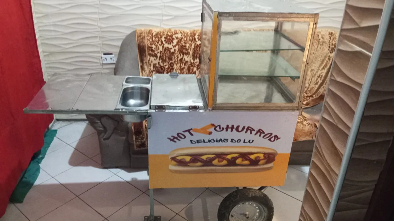 Carrinho de Hot Dog e Churros - Pronto para o Sucesso!
