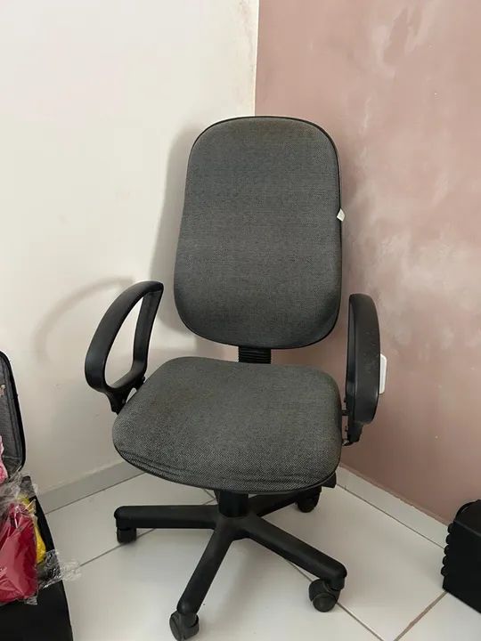 Cadeira de Escritório Giratória com Rodinhas