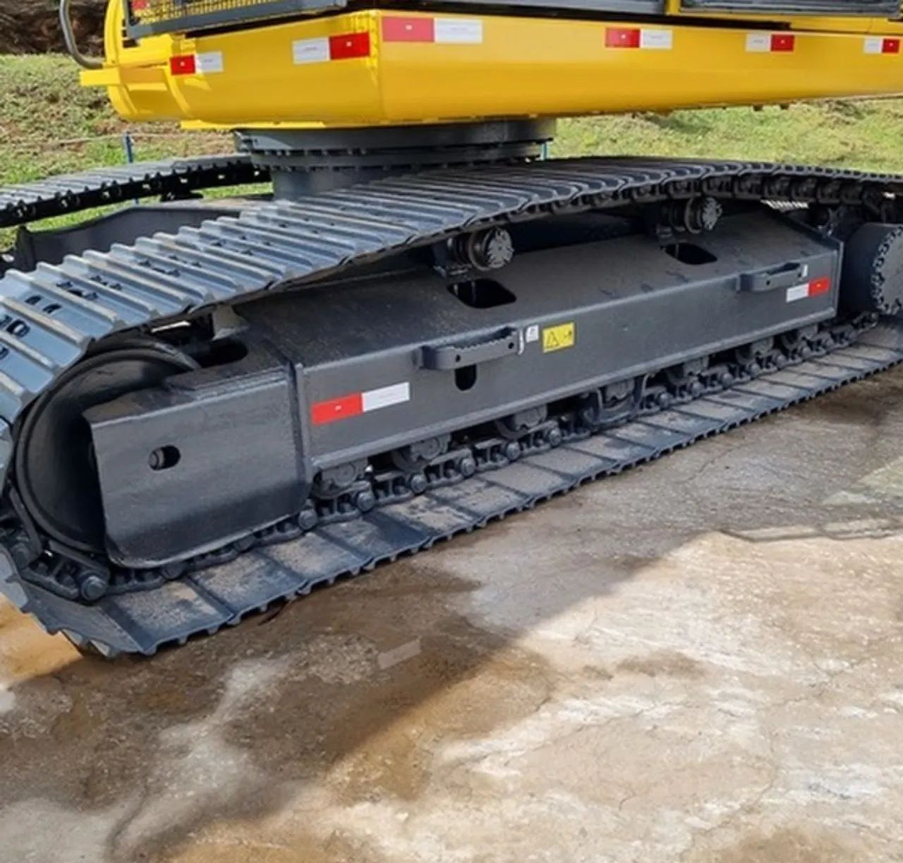 Escavadeira Komatsu PC200 ES.15 - Foto 2